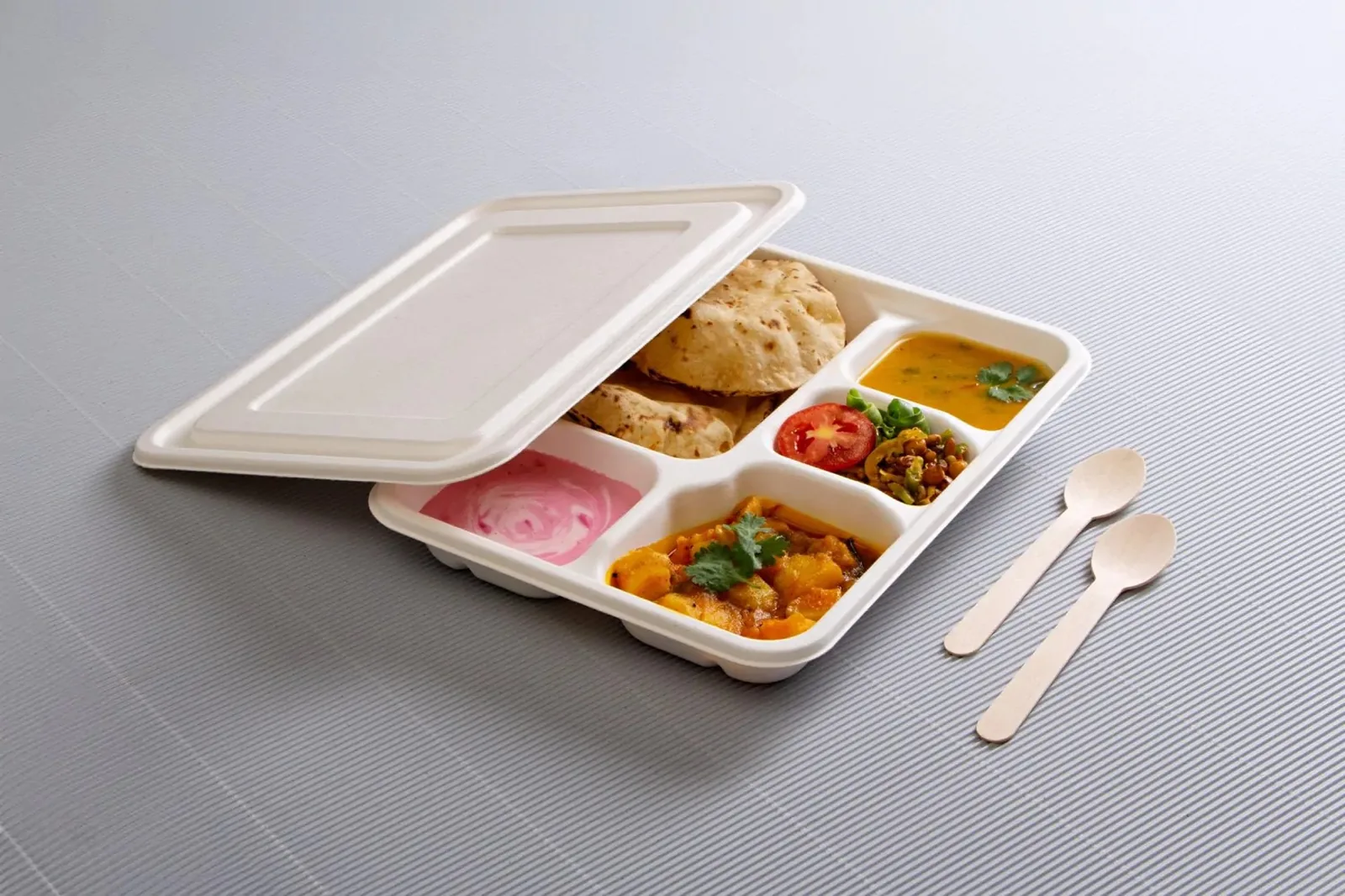 Bagasse meal trays — compartment trays for airlines and cloud kitchens